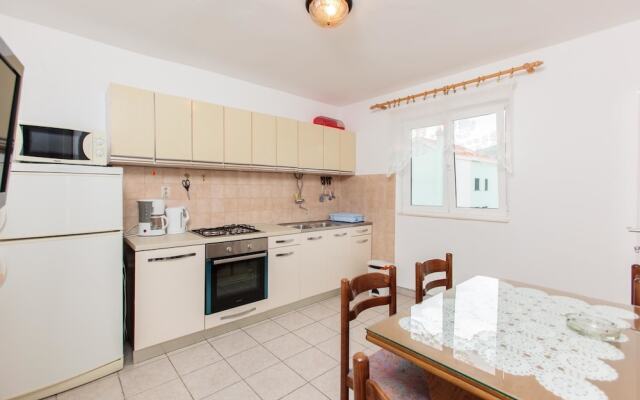 Apartments Marija Vinisce