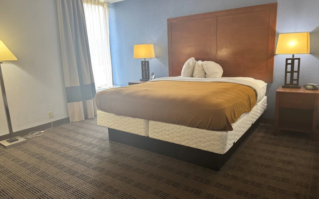 Quality Inn & Suites Memphis
