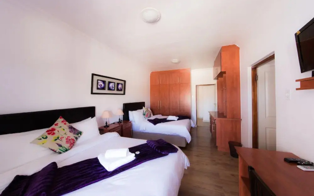Nama White Guest House