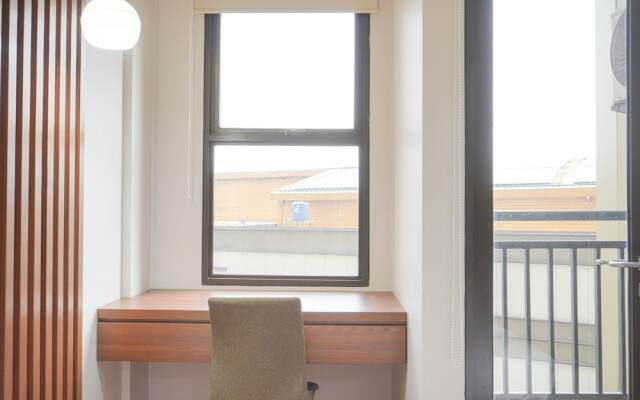 Relaxing And Homey Studio Transpark Cibubur Apartment