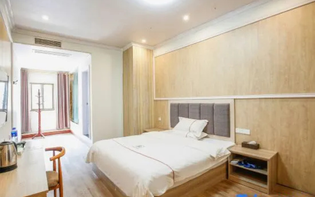 Yuechi Renhe Holiday Hotel