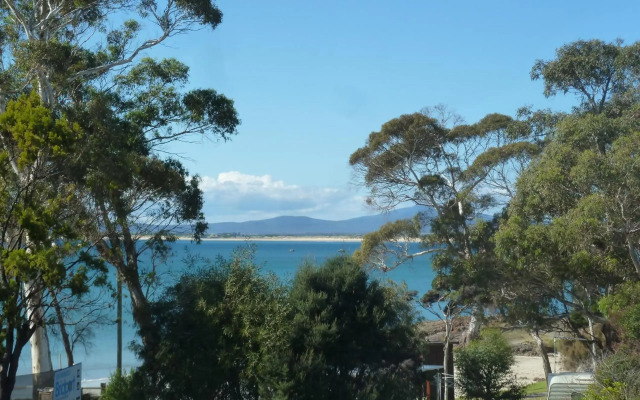 Bellevue on Bentley - Unit 2