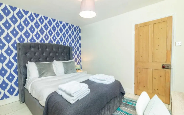 The River Cam Escape - 5BDR with Private Garden with Pond