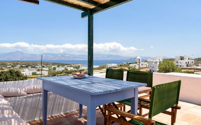 Traditional Villa 5 Mins on Foot From the Beach