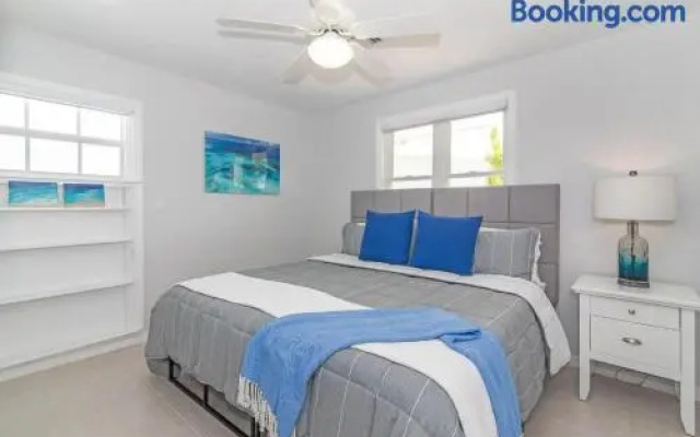 Peace & Kai It by Grand Cayman Villas & Condos