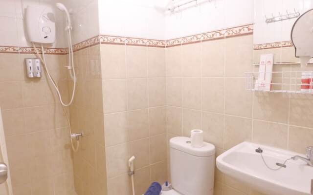 Port View Green Bay Apartment Pluit