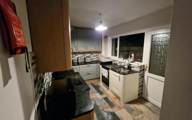 Cosy 3BD Terrace House Barrow in Furness