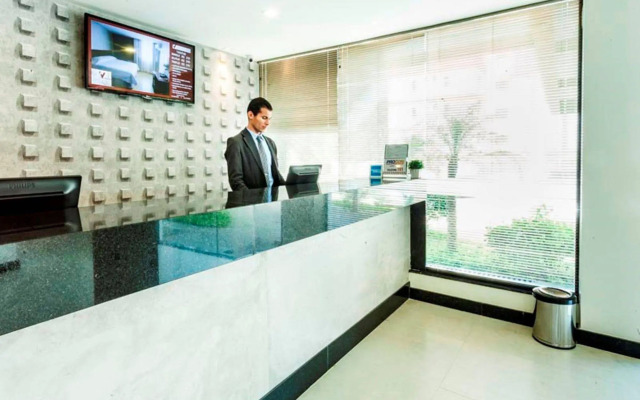 Vida Plaza Hotel