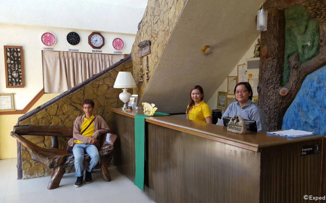 La Charica Inn & Suites