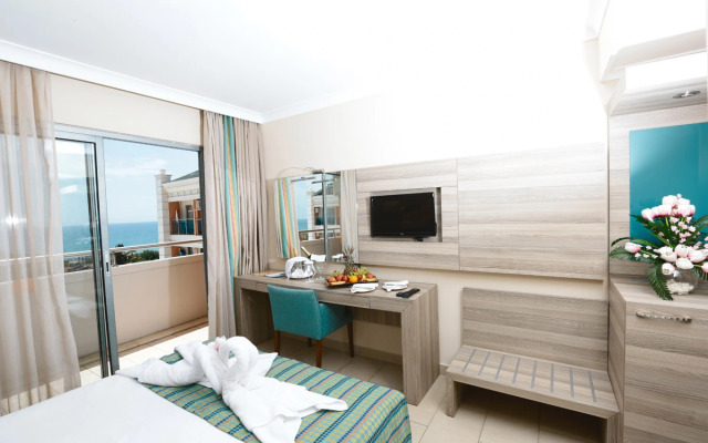 Insula Resort & Spa