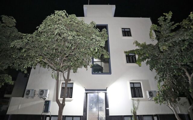 OYO 10581 Platinum Residency