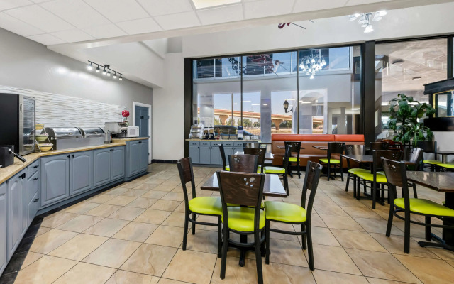 SureStay Plus Hotel by Best Western Lubbock Medical Center