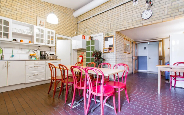 Kallhällsbaden Vandrarhem - Hostel