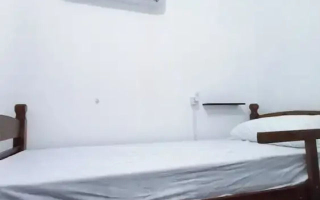 Yolo Hostel