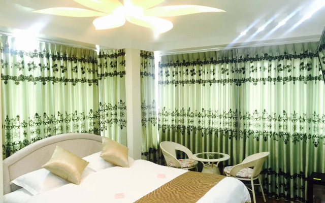 Crystal Palace Hotel