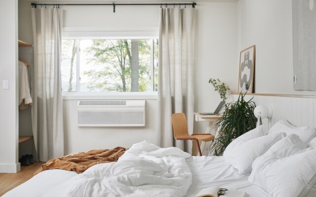 Somewhere Inn Calabogie