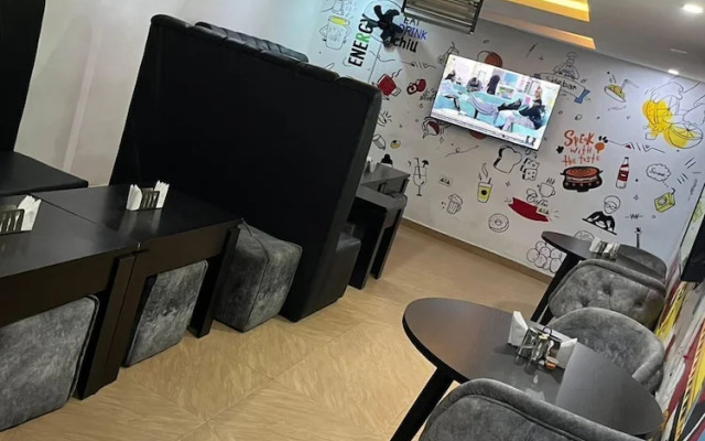 Thapunchline Apartments & Hotels