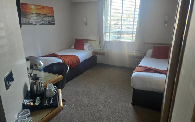 Damon's Hotel