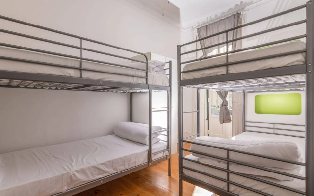 Hostel Seven Hills
