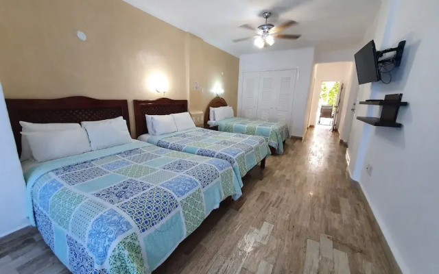 Cancun Plaza Condo Hotel