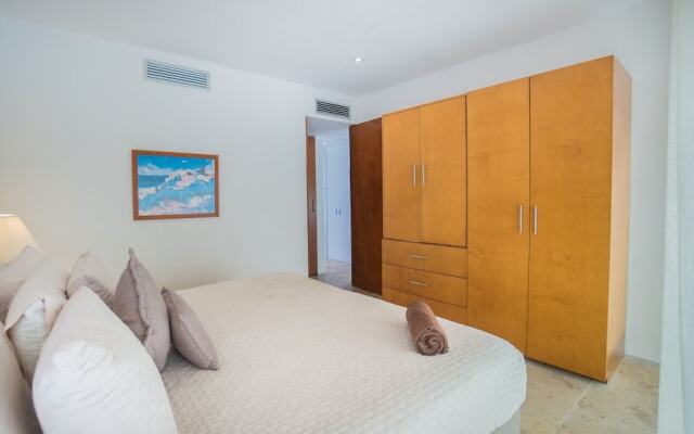 Abrazo Del Mar 3 Bedroom Condo