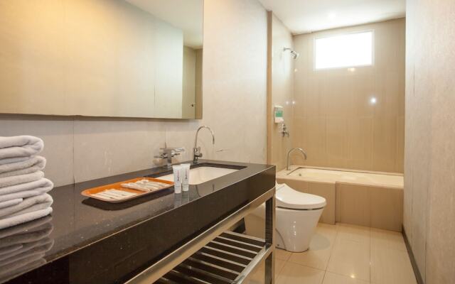 RedDoorz Plus @ HR Muhammad