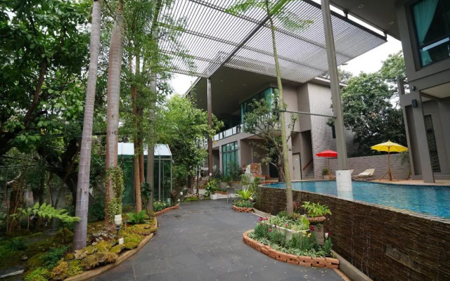 Tree Scape Retreat Resort