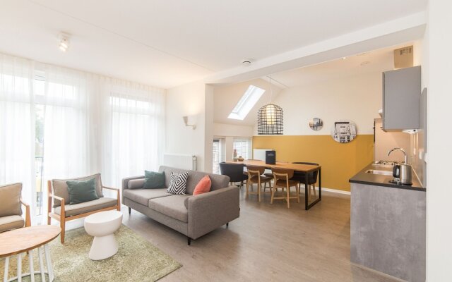 Modern Apartment, at 4 km. From Maastricht