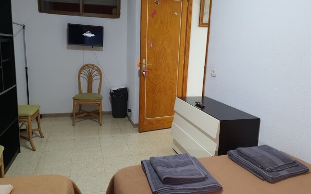 Budget Rooms at Jumbo (15 minutes walk)