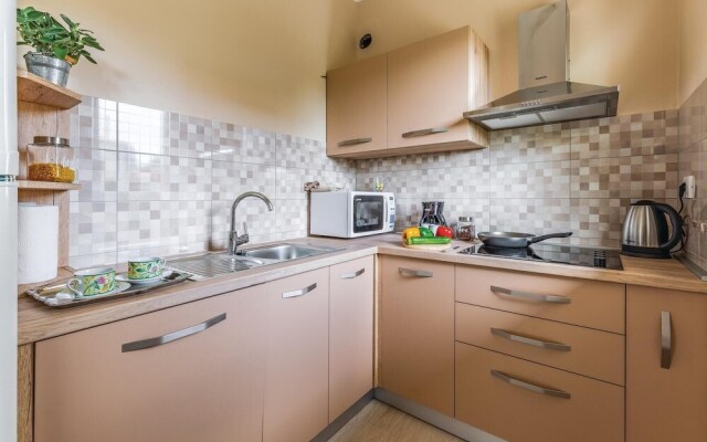 Beautiful Apartment in Liznjan With Wifi and 2 Bedrooms