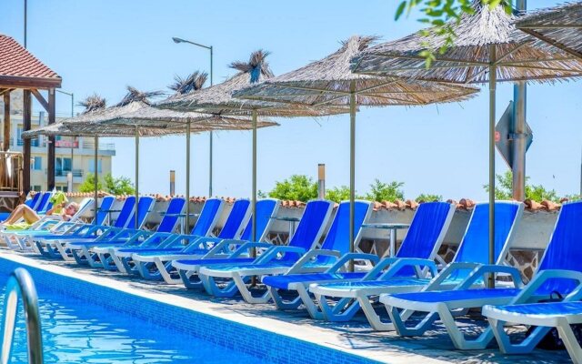Hotel Vemara Club