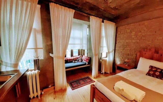 Maria Balat Hotel