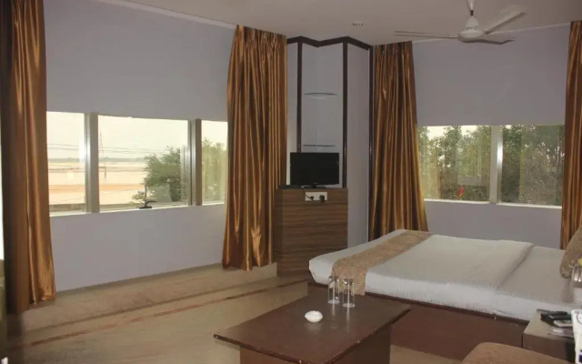 OYO 9265 Blue Lagoon Premium Hotel