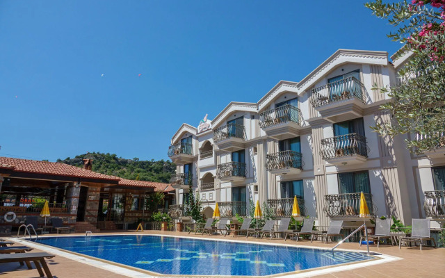 Magic Tulip Beach Hotel