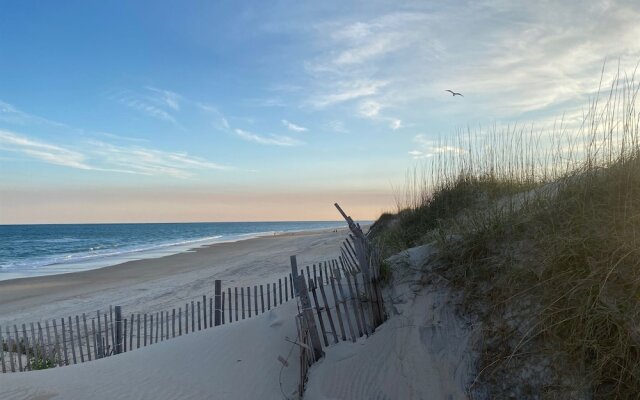 8 The Boat House Studio Bedroom Condo by RedAwning