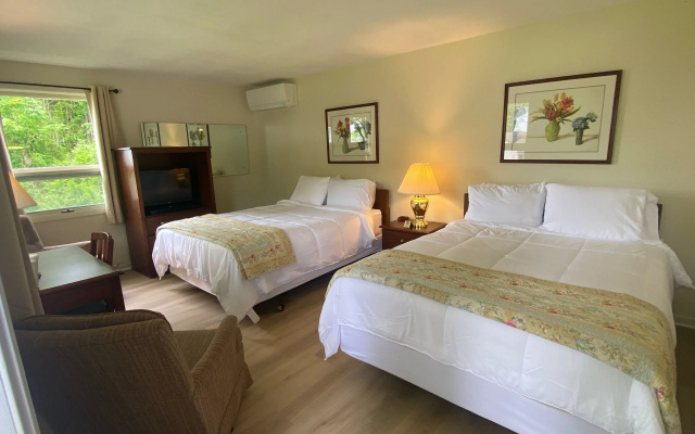 High Tide Inn