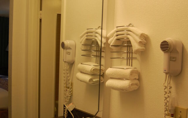 Ramada By Wyndham Temple Terrace/Tampa North