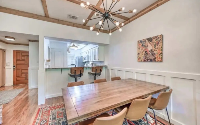 Luxurious Riverfront Condo Just 1 Blk to Schlitterbahn!