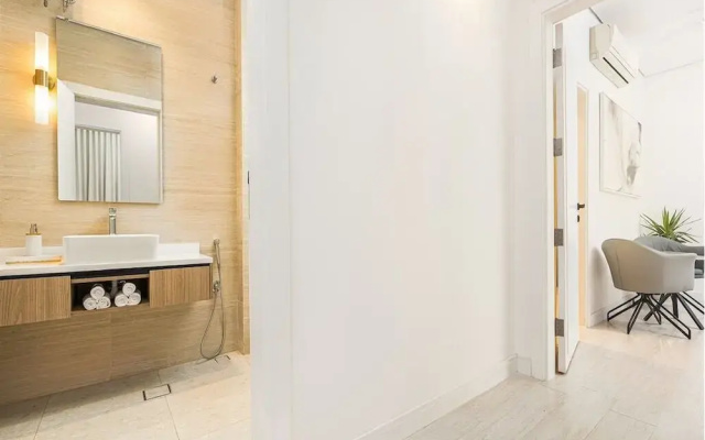 Luxury & Comfort Apartment in Almughrizat