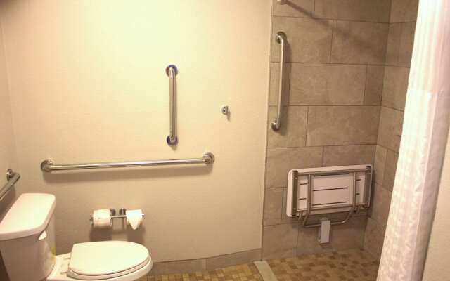 Clarion Pointe Statesville