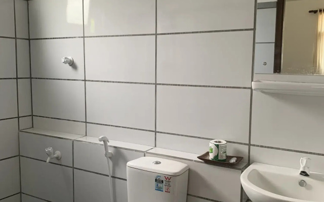 Curry Bowl Restaurant & Turtles Rest