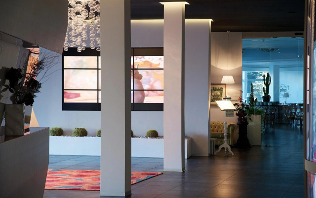 Panoramic Hotel Plaza