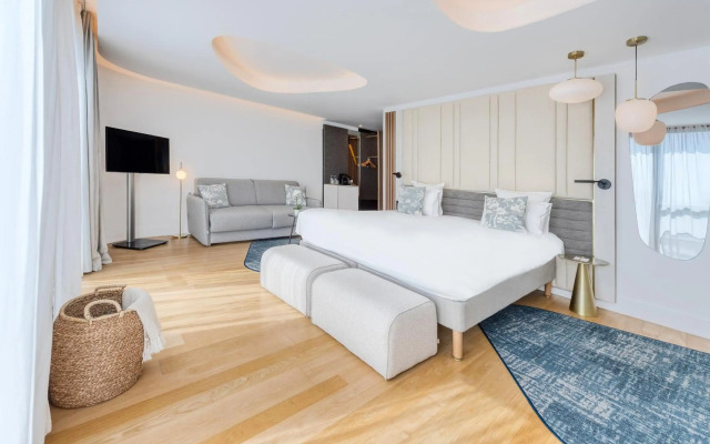 Golden Tulip Lyon Ouest Techlid Hotel & Spa