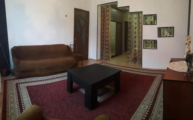 Gio's Guest House