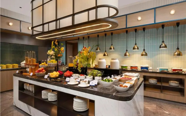 Holiday Inn Express Shanghai North Bund Riverside – Meal – Shanghai