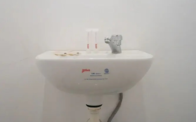 OYO 615 Cvp Hotel (Vaccinated Staff)