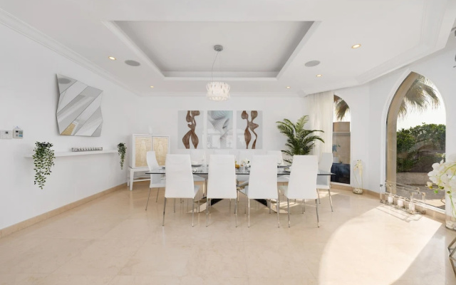 Maison Privee - Ultra-Luxury Villa w/ Private Pool & Beach on Palm