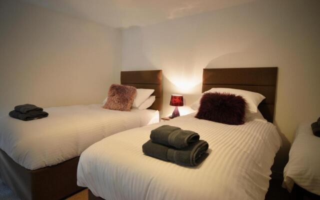 Dufftown Square Apartment