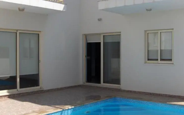 Sunny Villa