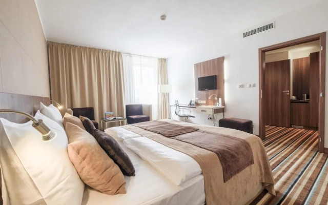 Business Hotel Astrum Laus